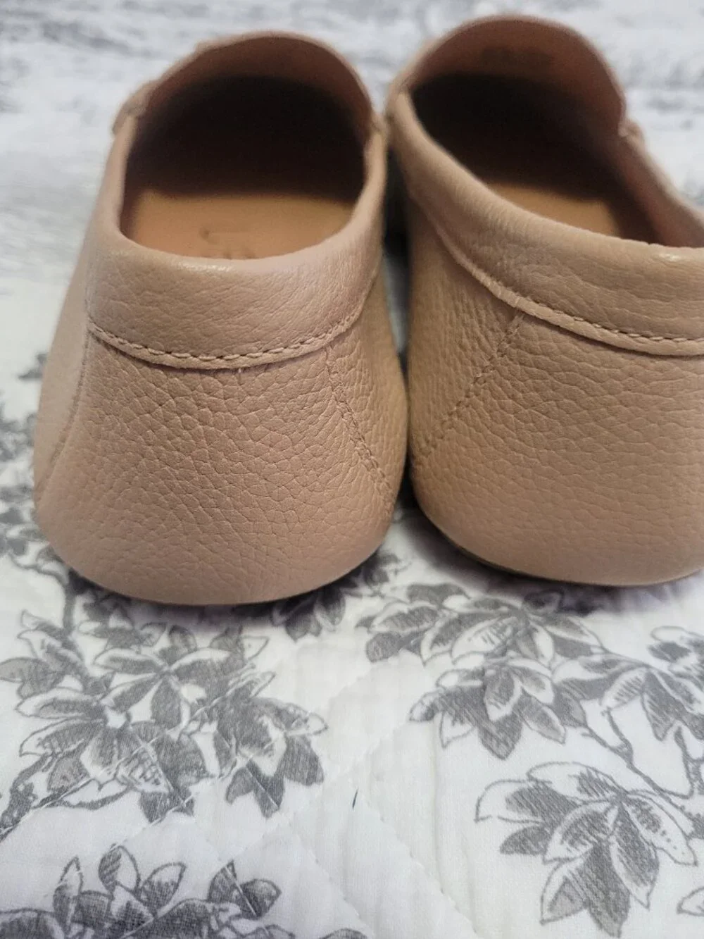 Calvin Klein LEATHER Flats Blush Size 8M NWOT